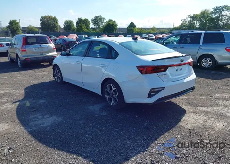 2021 Kia Forte Lxs z USA, uszkodzony, nr VIN 3KPF24AD0ME356247